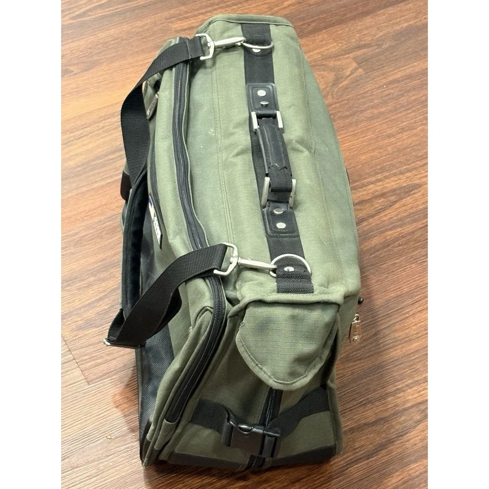 Jeep Suit Garment Bag Travel Luggage Rugged Black Canvas Black Bi-Fold Carry-On